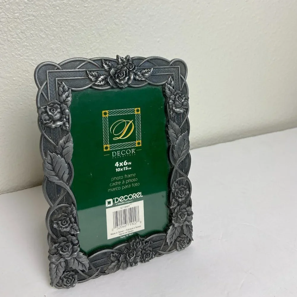 Vintage Picture Frame Metal Roses Made in Taiwan